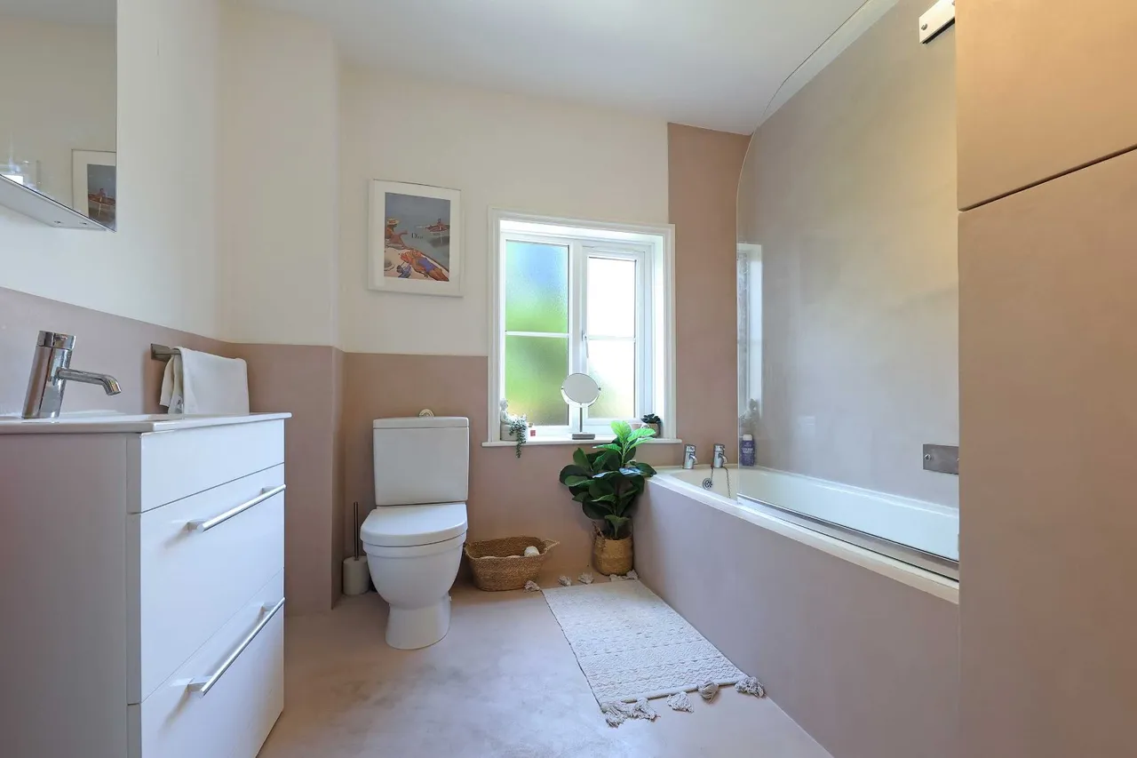 Lakes Lane, Beaconsfield, HP9, photo 11
