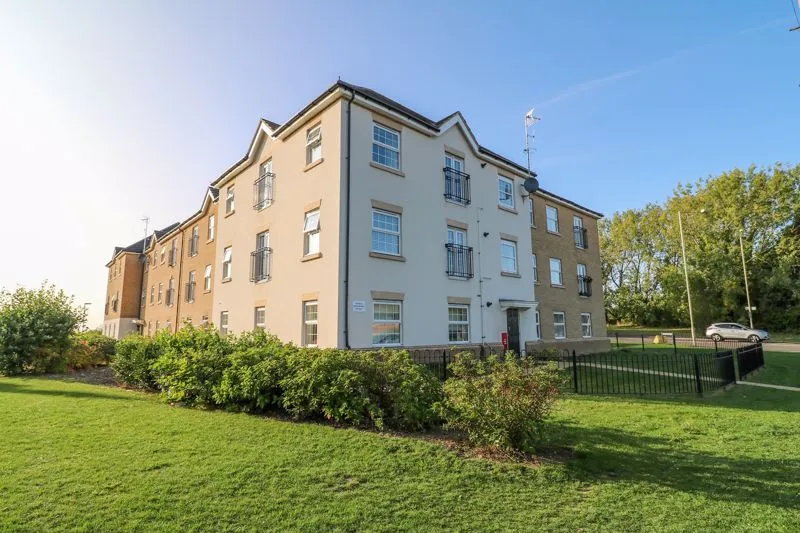 2 bed flat for sale — Limestone Grove, Houghton Regis LU5 5NE