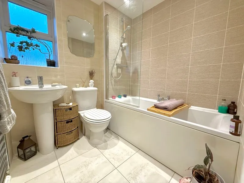Limestone Grove, Houghton Regis LU5 5NE, photo 14