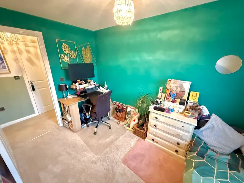 Limestone Grove, Houghton Regis LU5 5NE, photo 13