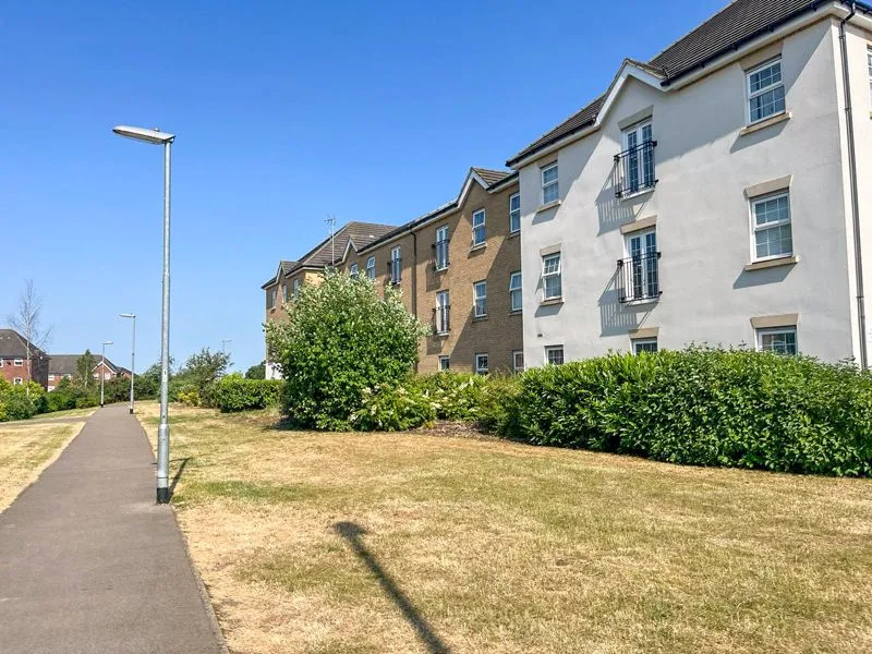 Limestone Grove, Houghton Regis LU5 5NE, photo 15