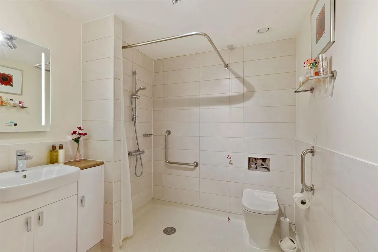 Bath Road, Devizes, SN10, photo 11