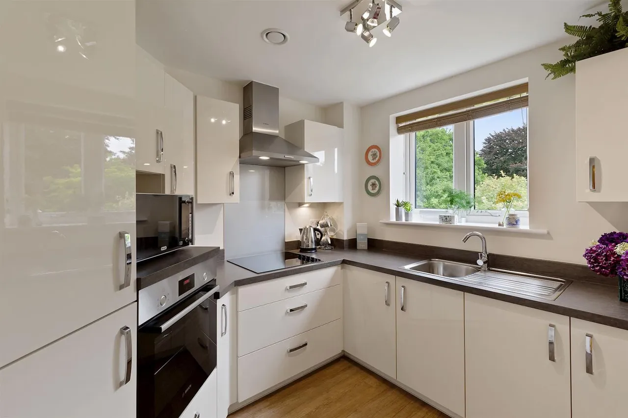 Bath Road, Devizes, SN10, photo 8