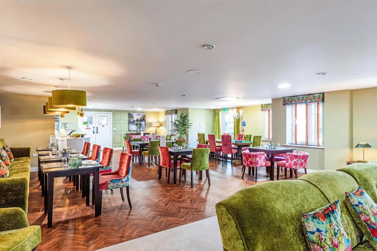 Bath Road, Devizes, SN10, photo 12