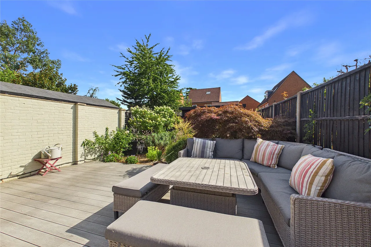 Alpha Road, Chobham, GU24, photo 13