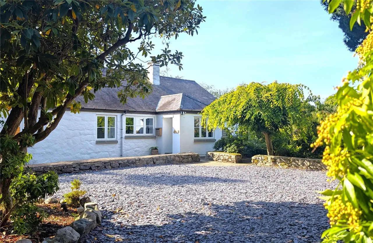 5 bed house for sale, Llanrug, Caernarfon, LL55