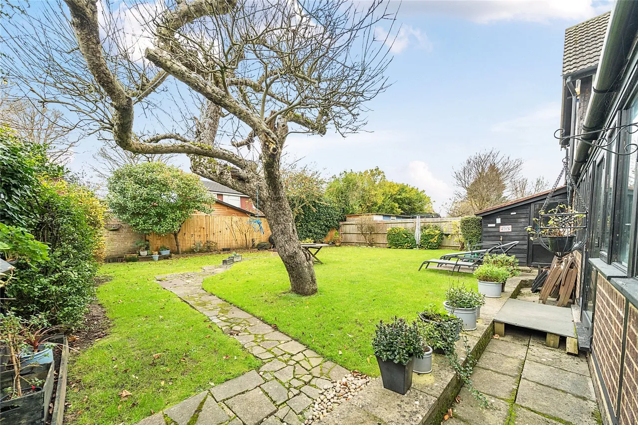 Liberty Hall Road, Addlestone, KT15, photo 10