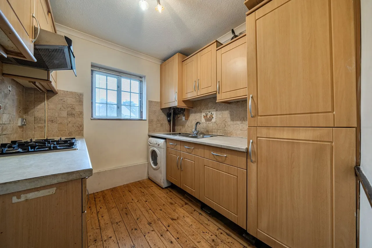 Middle Park Avenue, SE9, photo 9