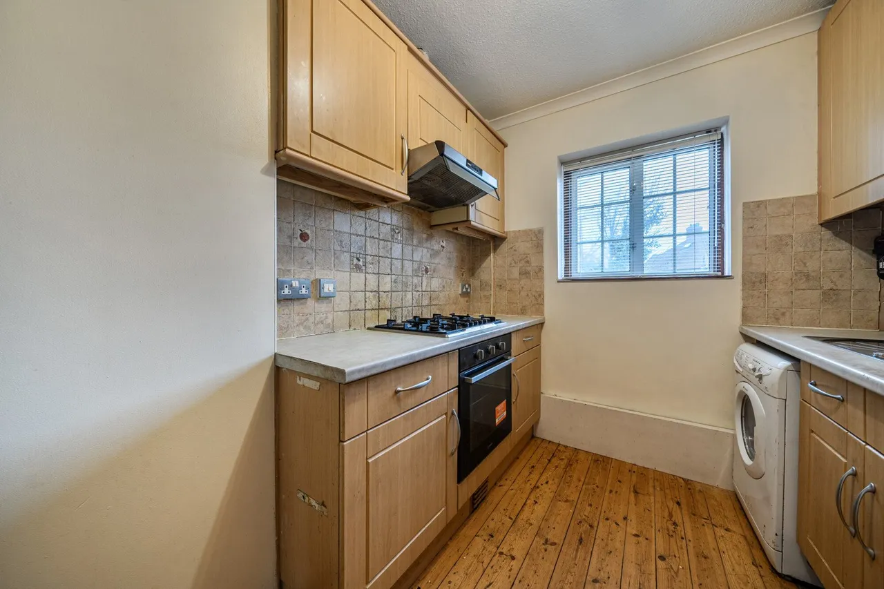 Middle Park Avenue, SE9, photo 18