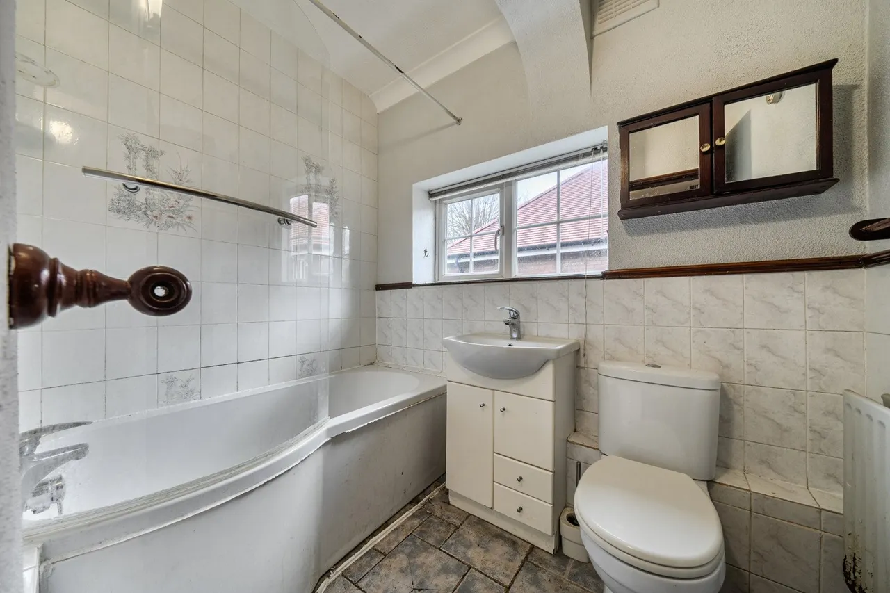 Middle Park Avenue, SE9, photo 6