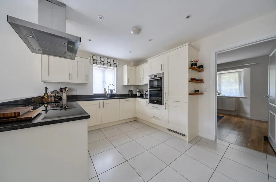 Wardle Avenue, Tilehurst, RG31, photo 2