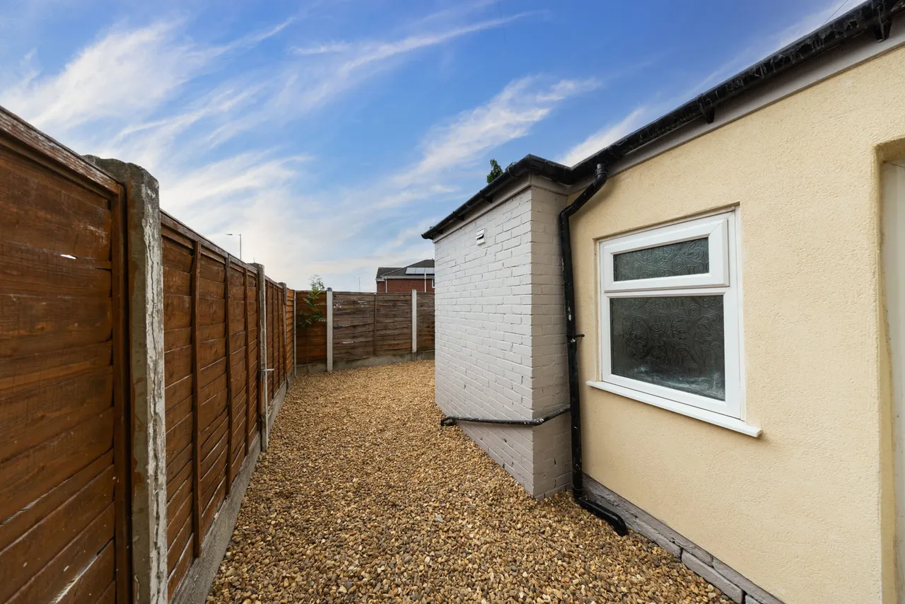Edge Green Lane, Golborne, WA3, photo 13