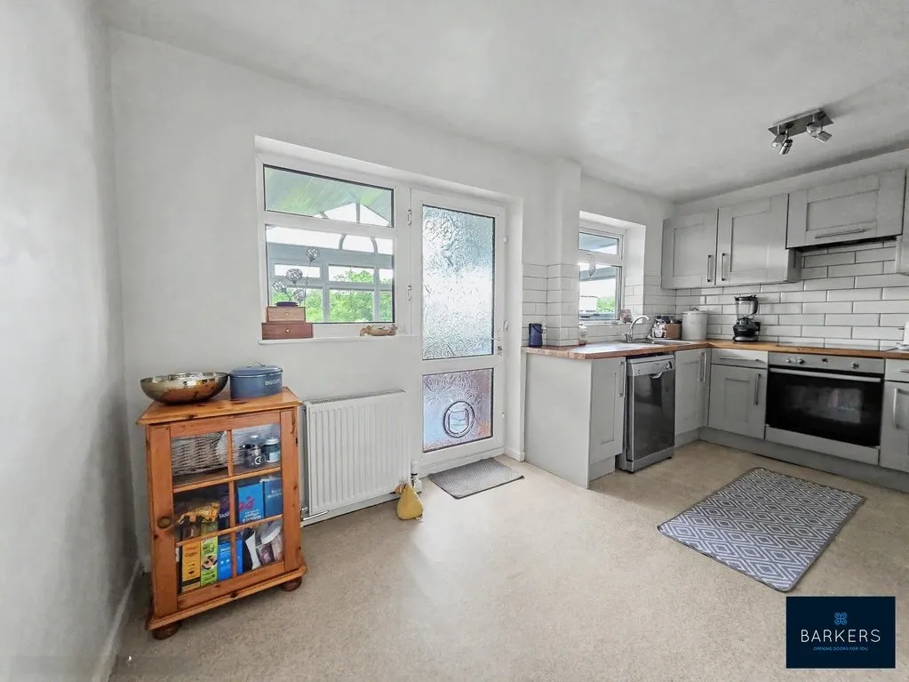 Bradford Road Birstall, Batley WF17 9JB, photo 4