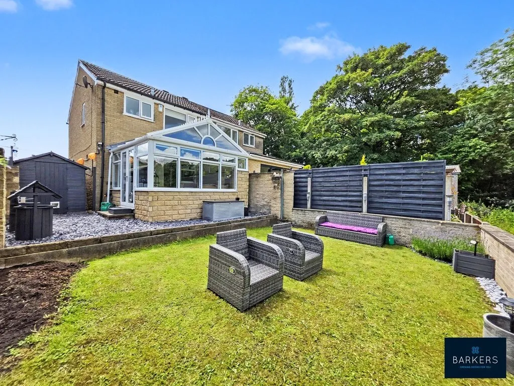 Bradford Road Birstall, Batley WF17 9JB, photo 3