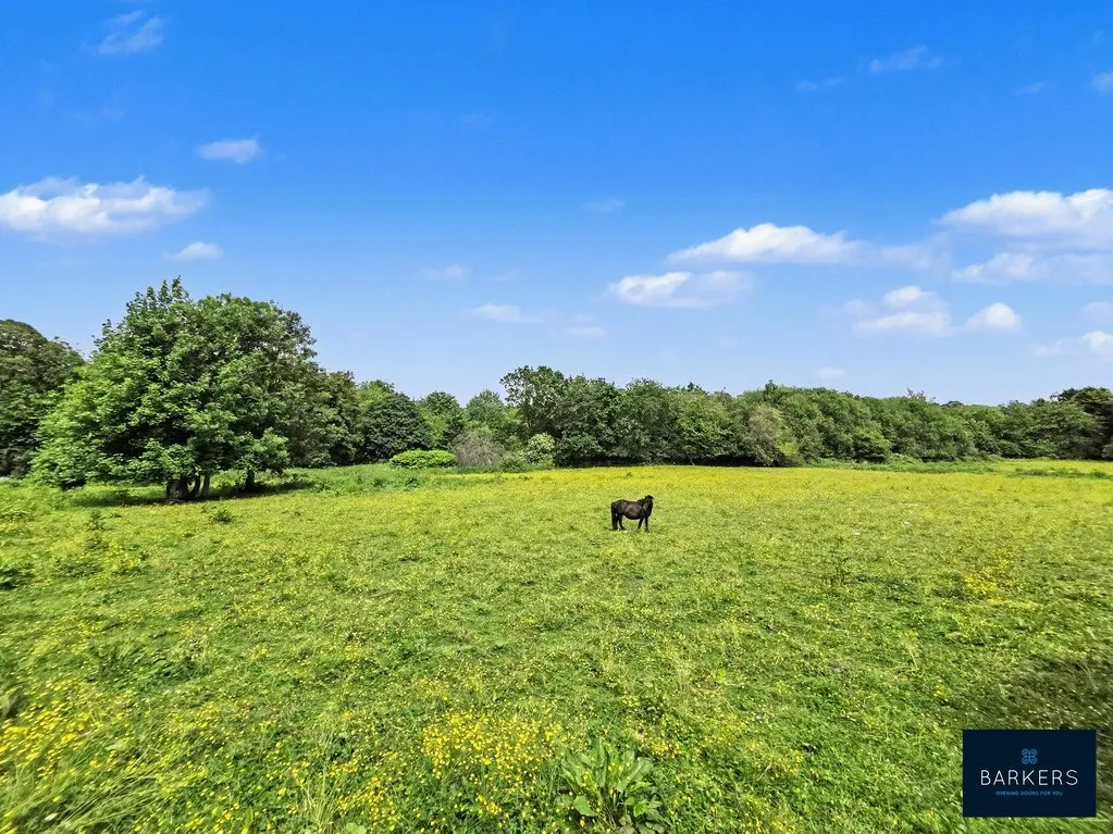 Bradford Road Birstall, Batley WF17 9JB, photo 18
