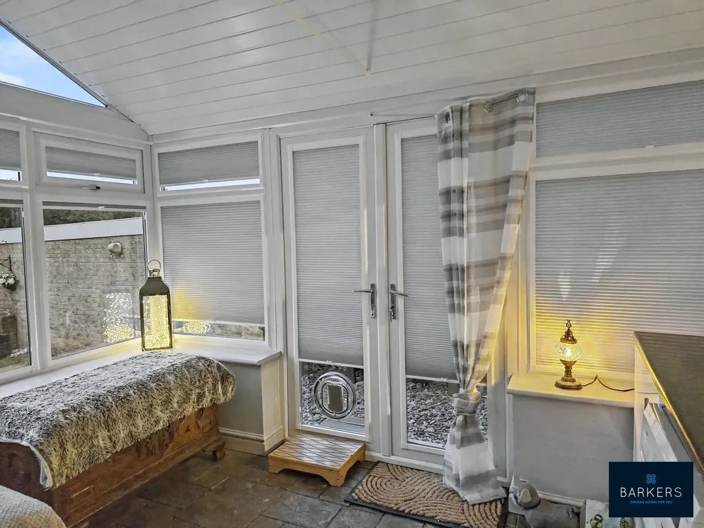 Bradford Road Birstall, Batley WF17 9JB, photo 17