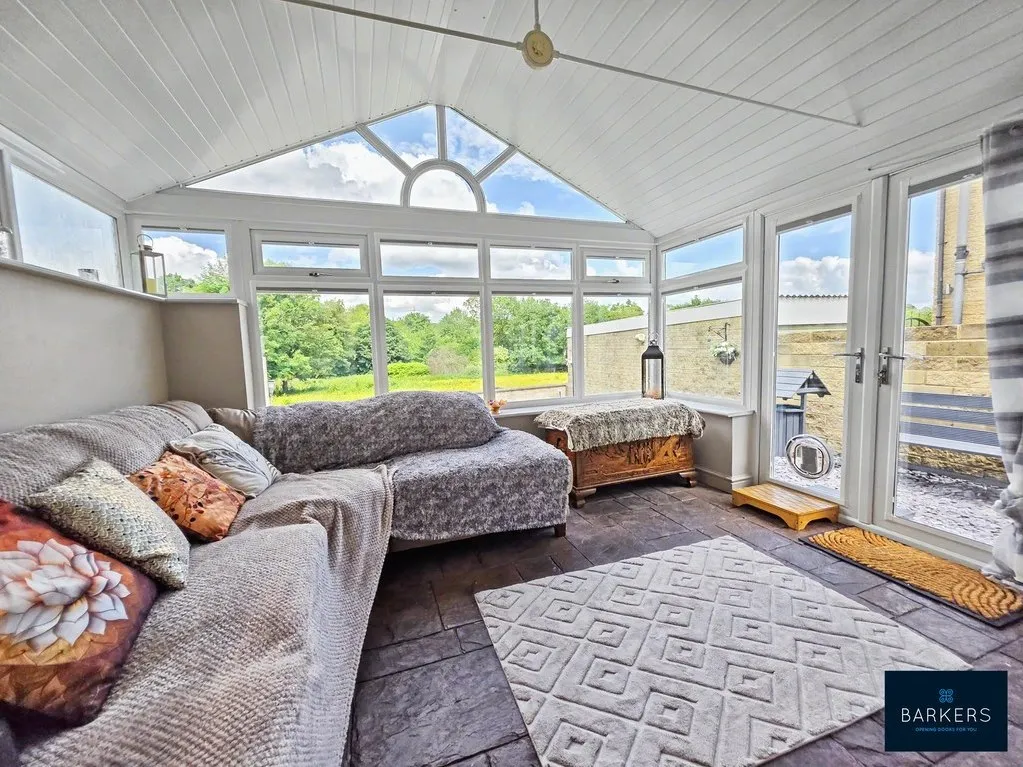 Bradford Road Birstall, Batley WF17 9JB, photo 7