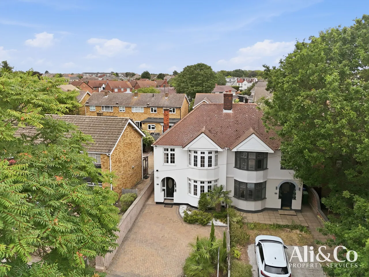 Lodge Lane, Grays, Essex, RM16 2TP, photo 2