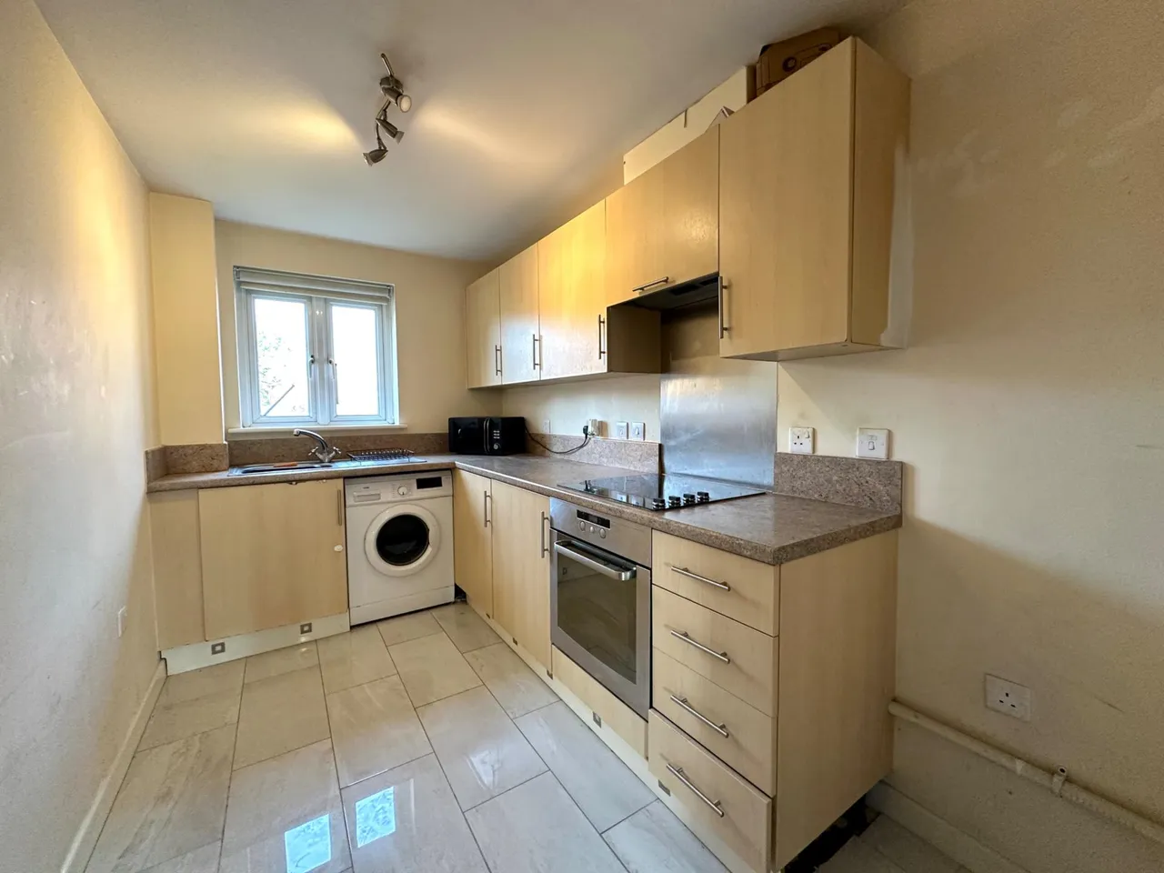 Squires Grove, New Invention, Willenhall, WV12, photo 10