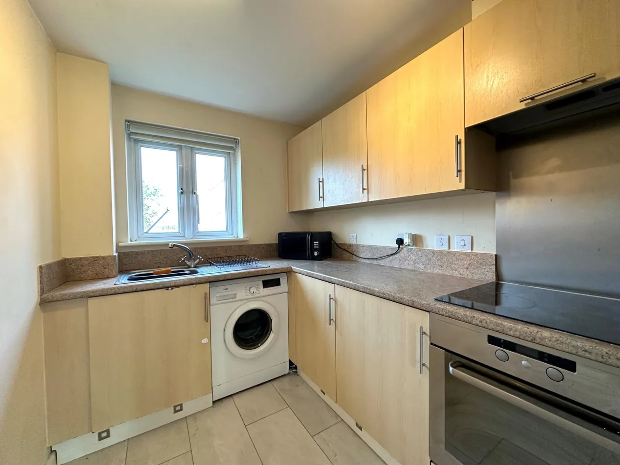Squires Grove, New Invention, Willenhall, WV12, photo 11