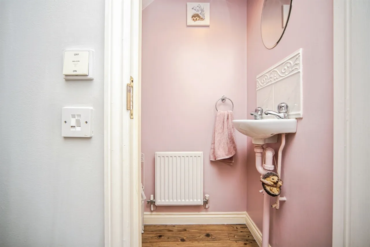 Baileys Gate, Cotford St. Luke, TA4, photo 8