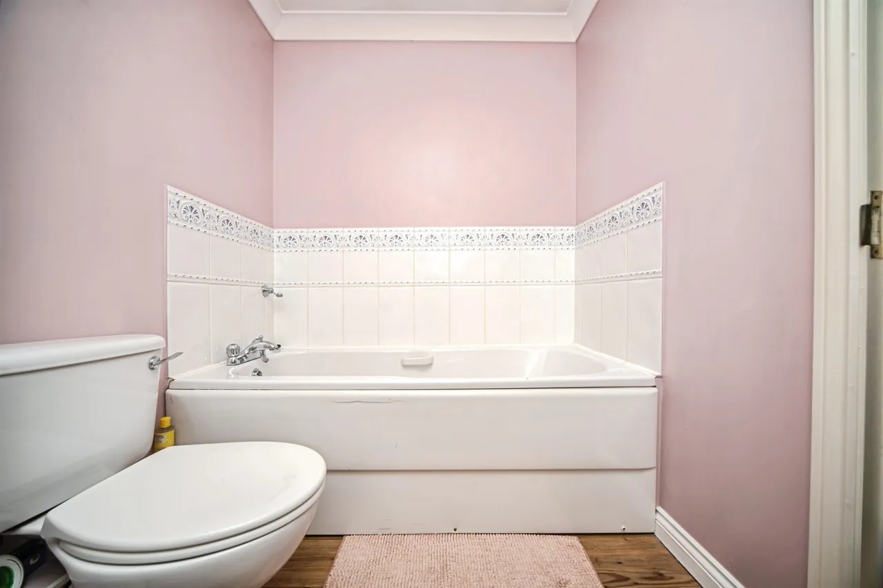 Baileys Gate, Cotford St. Luke, TA4, photo 16