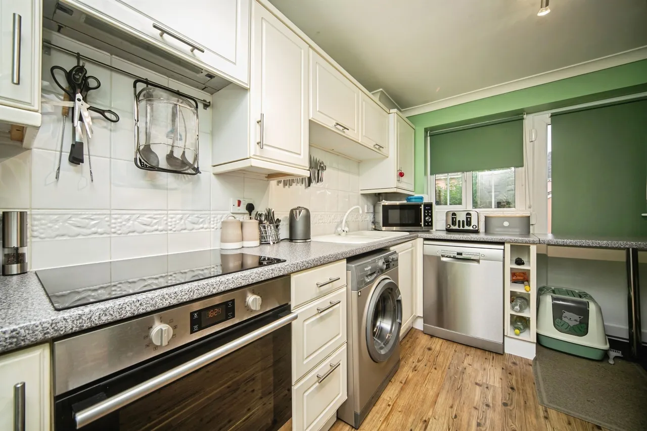Baileys Gate, Cotford St. Luke, TA4, photo 7