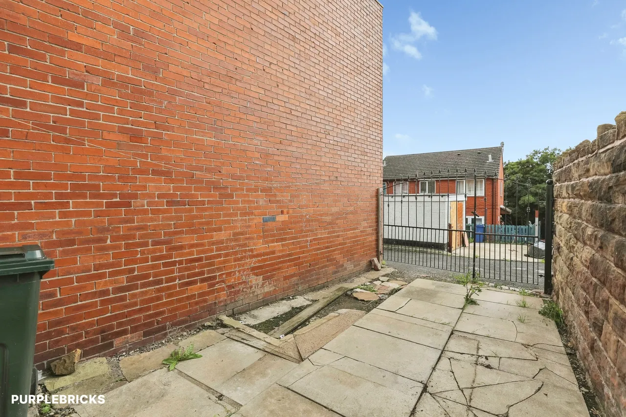 James Street, Barnsley, S70, photo 18