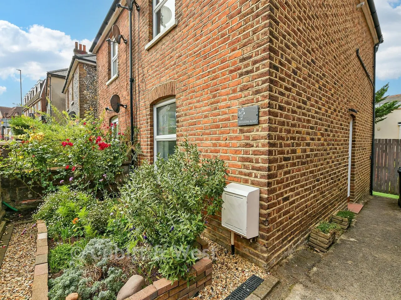 2 bed house for sale, Godstone Road, Whyteleafe, CR3