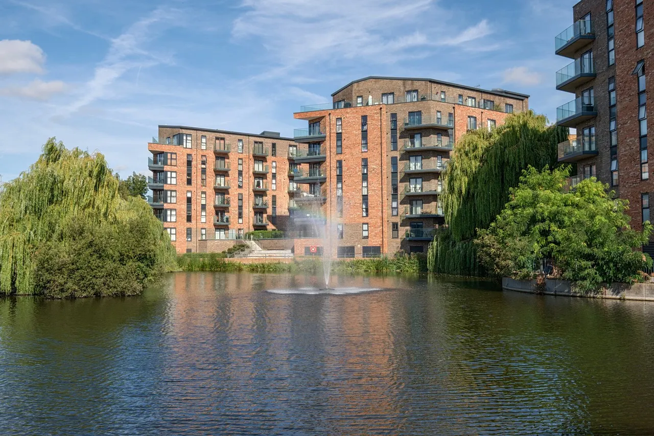 2 bed flat for sale — William Mundy Way, Kent, DA1