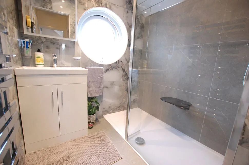 Mossley Road, Ashton-under-Lyne, Greater Manchester, OL6, photo 11