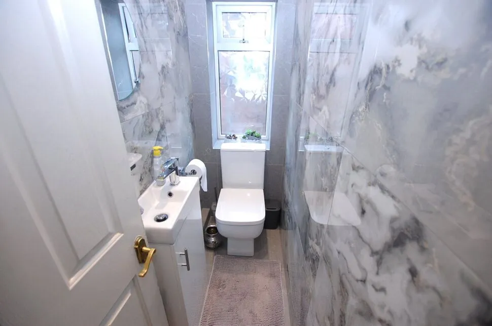 Mossley Road, Ashton-under-Lyne, Greater Manchester, OL6, photo 12
