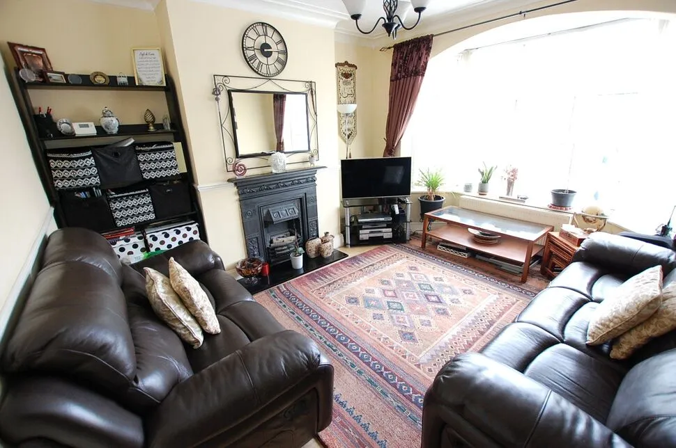 Mossley Road, Ashton-under-Lyne, Greater Manchester, OL6, photo 2