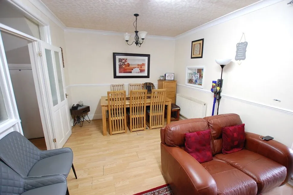 Mossley Road, Ashton-under-Lyne, Greater Manchester, OL6, photo 4