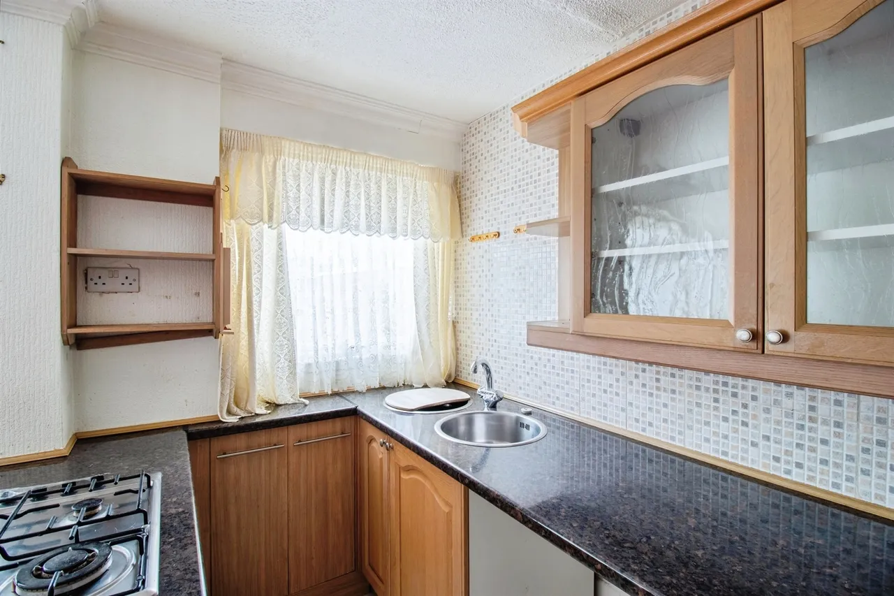 Brewster Close, Coventry, CV2, photo 4