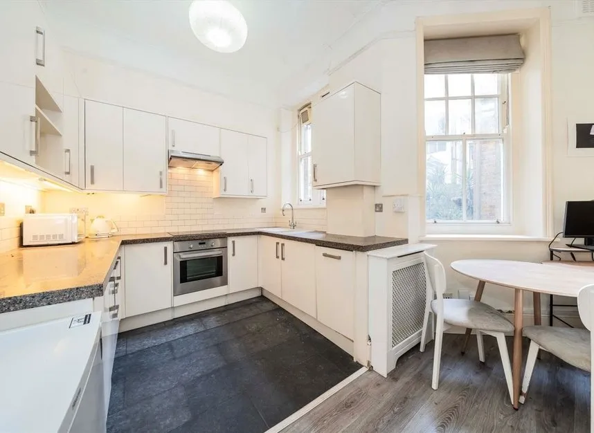 Hammersmith Road, West Kensington, W14, photo 3