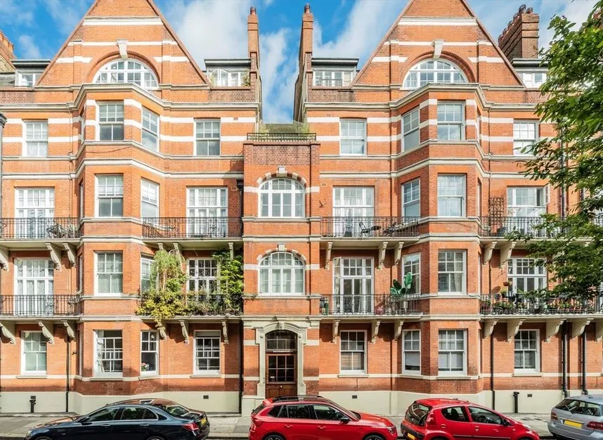 2 bed flat for sale — Hammersmith Road, West Kensington, W14