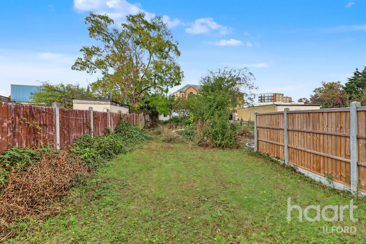 Clifton Road, Ilford, IG2, photo 3