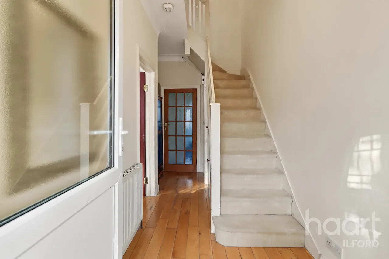 Clifton Road, Ilford, IG2, photo 5
