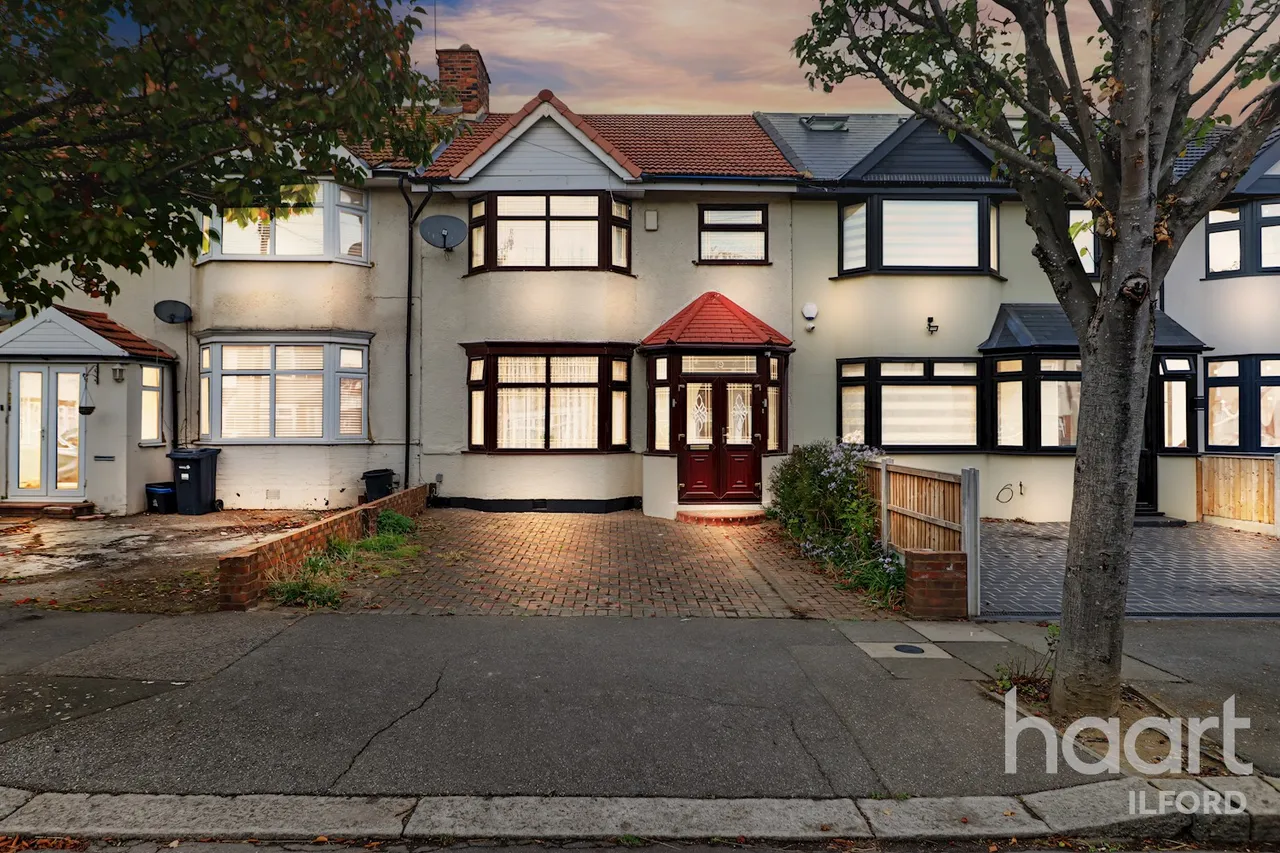 3 bed house for sale, Clifton Road, Ilford, IG2