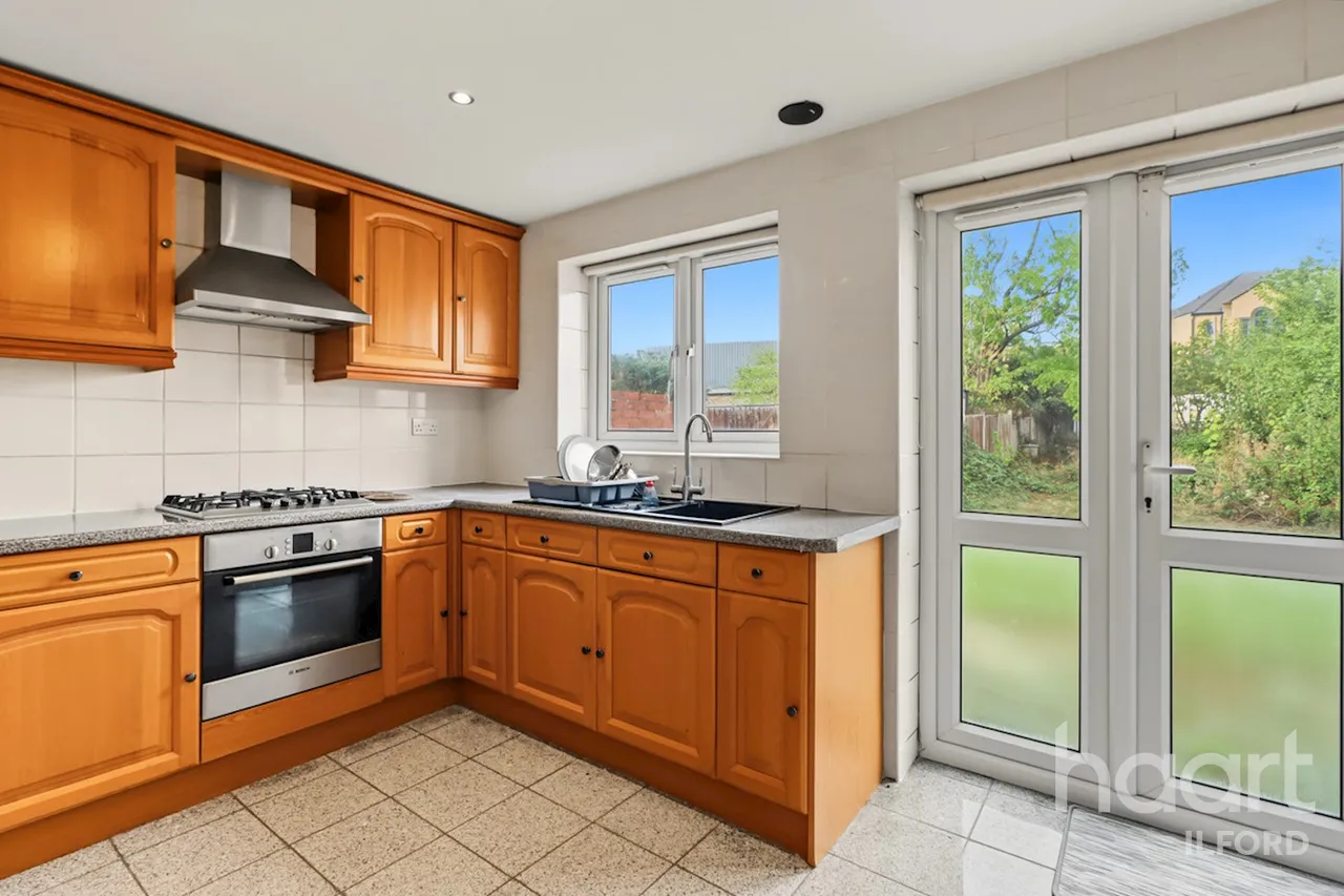 Clifton Road, Ilford, IG2, photo 12