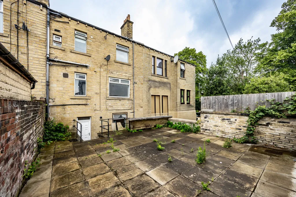 Springdale Avenue, Huddersfield, photo 24