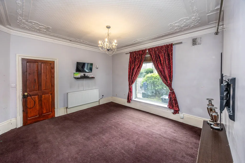 Springdale Avenue, Huddersfield, photo 2