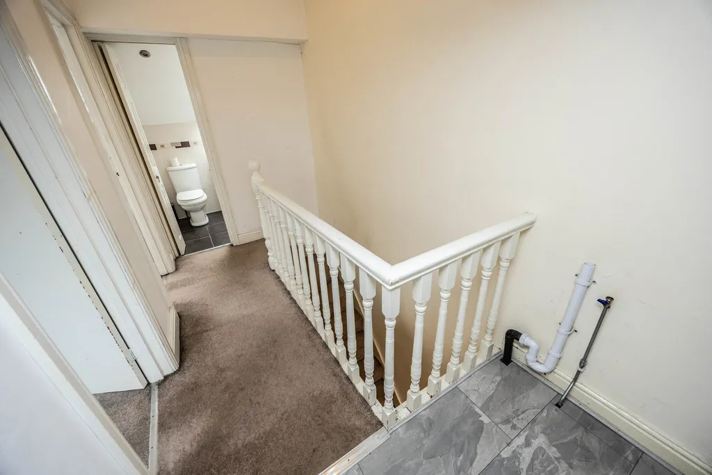 Springdale Avenue, Huddersfield, photo 17