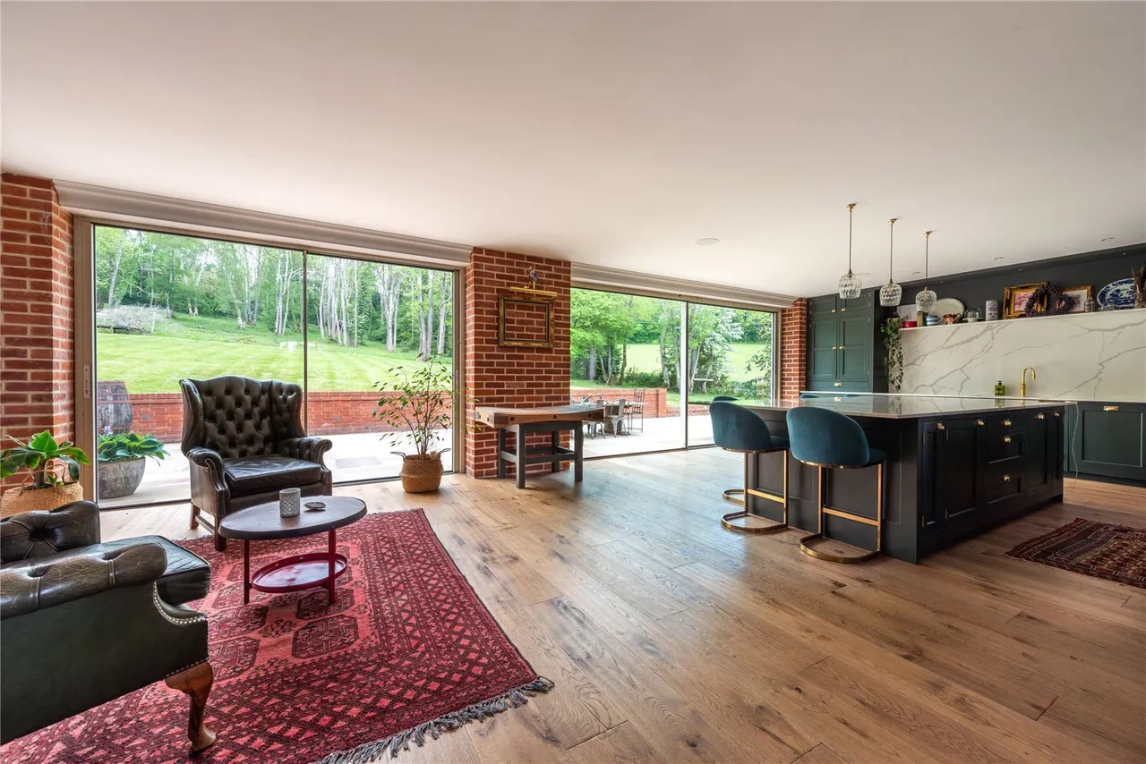 Beare Green Road, Beare Green, RH5, photo 4