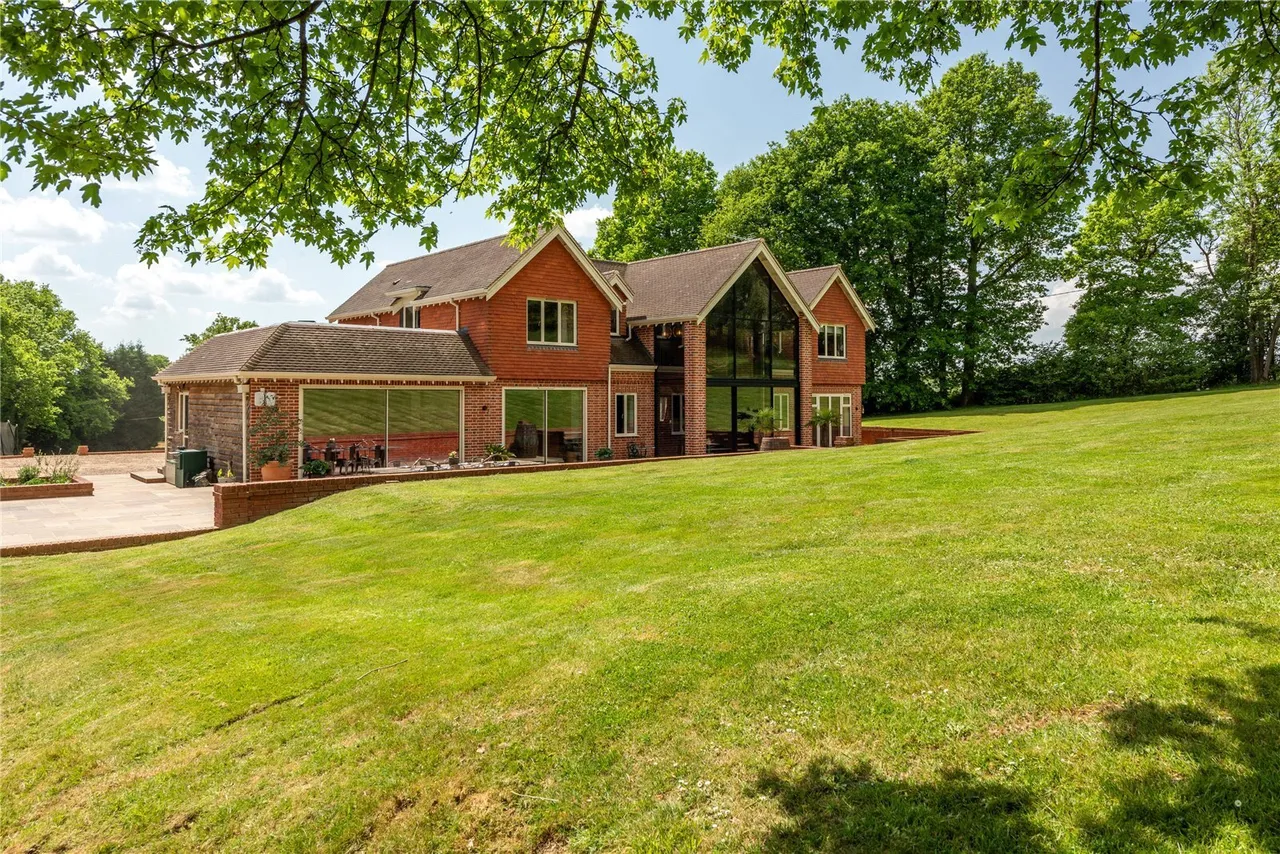 Beare Green Road, Beare Green, RH5, photo 12