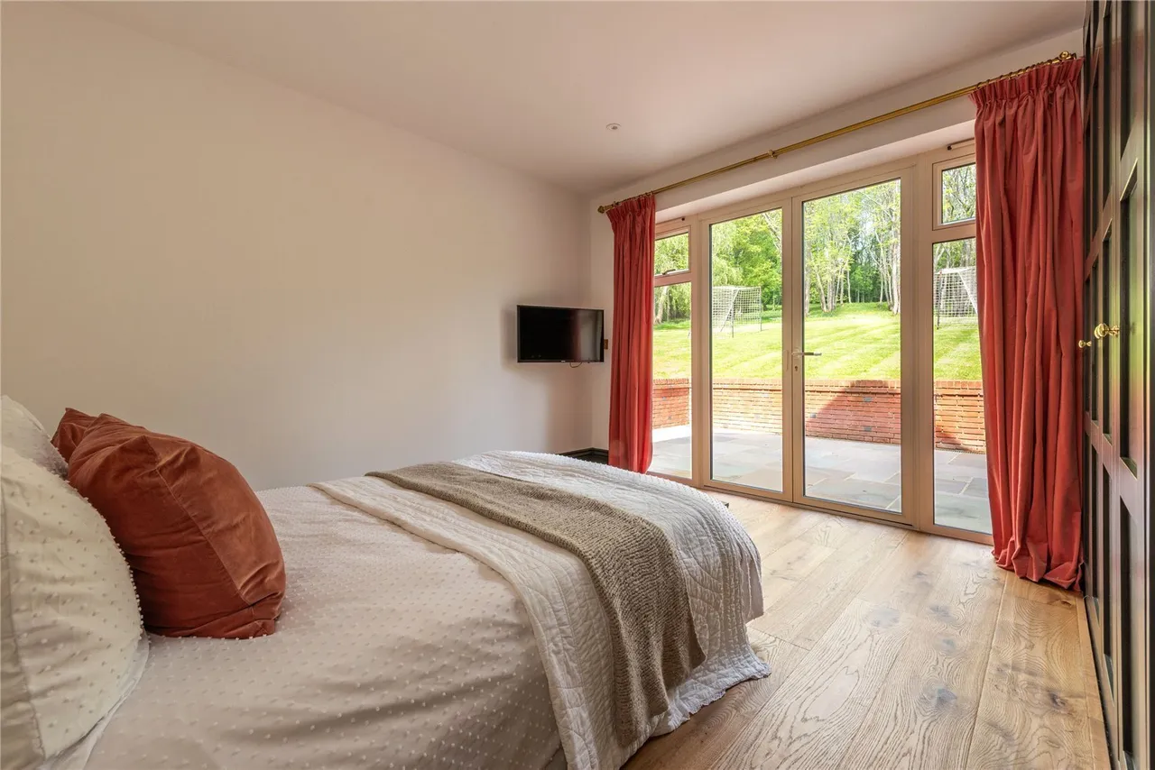 Beare Green Road, Beare Green, RH5, photo 20