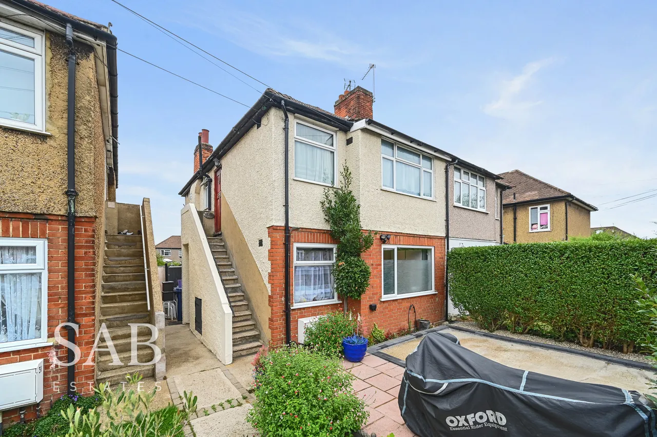 3 bed flat for sale, Braund Avenue, Greenford, UB6