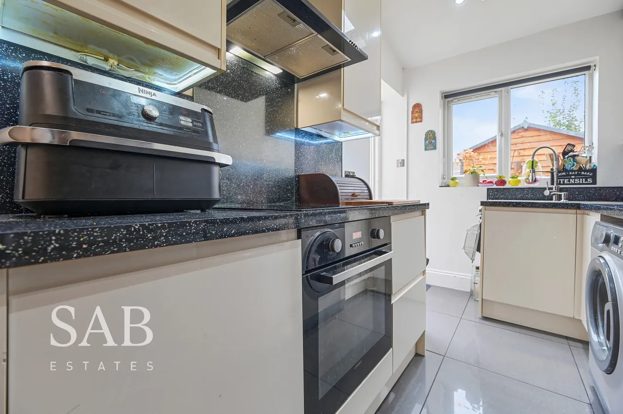 Braund Avenue, Greenford, UB6, photo 3