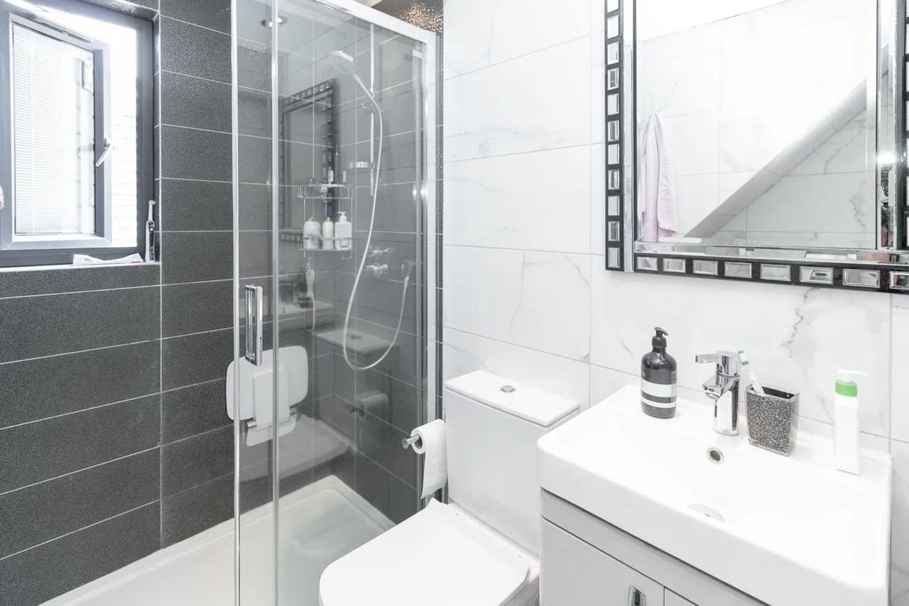 Broadfields Avenue, Edgware, HA8, photo 18